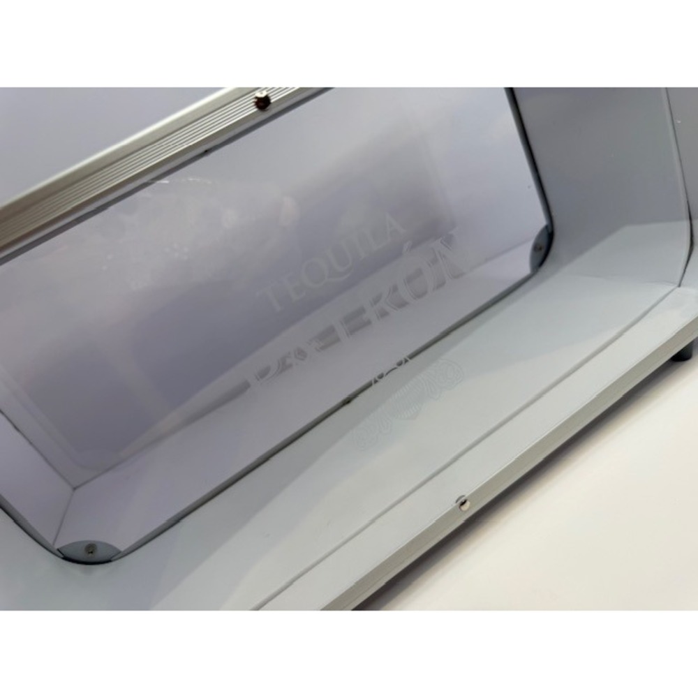 Patron Tequila Aluminum Promo Carry Display Case Clear Window Handle Latches Bee - Picture 2 of 10